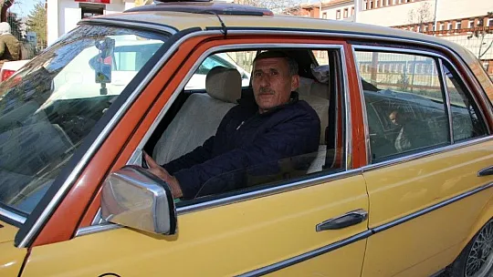77 model emektar taksiye Müslüm Gürses bile binmiş