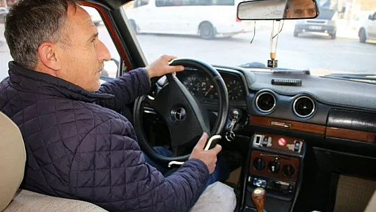 77 model emektar taksiye Müslüm Gürses bile binmiş