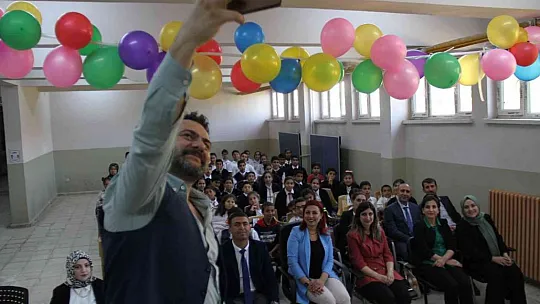 Tuba müdür öğrencinin notuna duyarsız kalmadı
