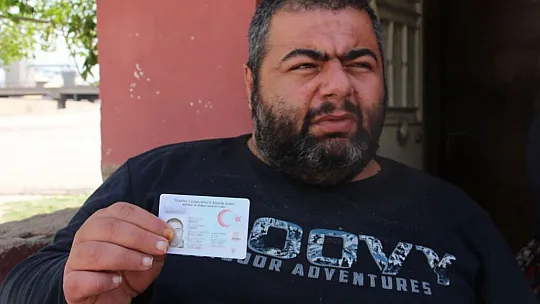 Ölmediklerini ispat eden anne ve oğlu, yeni kimliklerine kavuştu