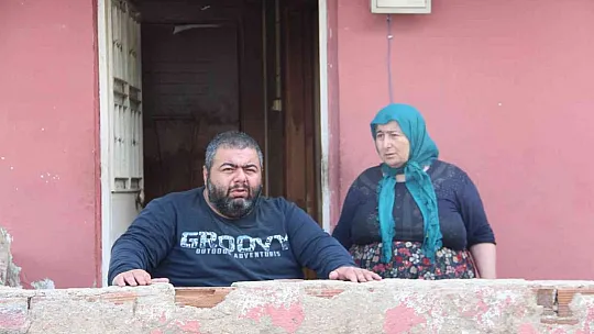 Ölmediklerini ispat eden anne ve oğlu, yeni kimliklerine kavuştu