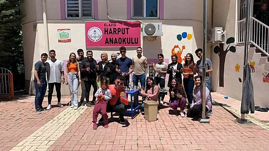 Minik öğrencilere örümcek adam sürprizi