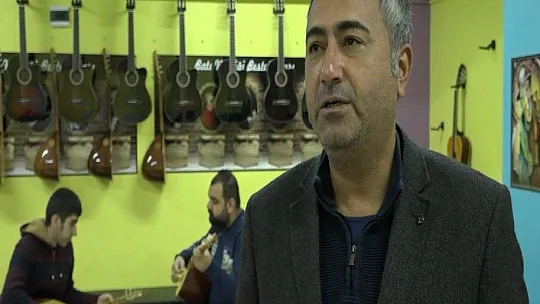 Otizmli Muhammed, yeteneğiyle herkesi şaşırtıyor