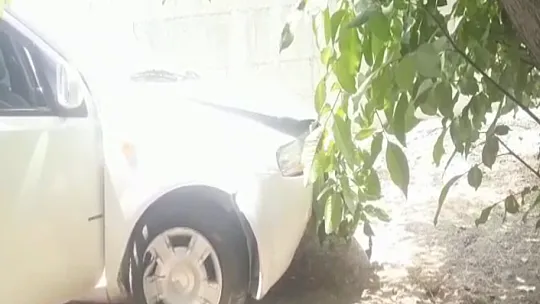 Otomobil Evin Bahçesine Uçtu