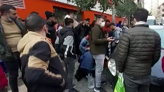 Kontrolsüz açılan radyatör kapağı sürücünün yüzünü yaktı