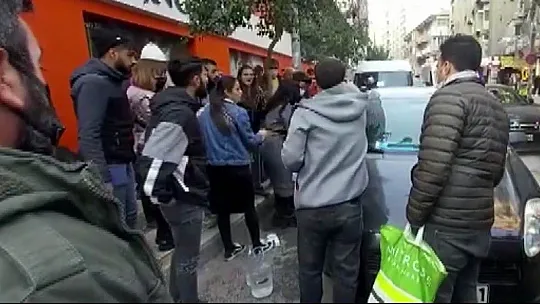 Kontrolsüz açılan radyatör kapağı sürücünün yüzünü yaktı