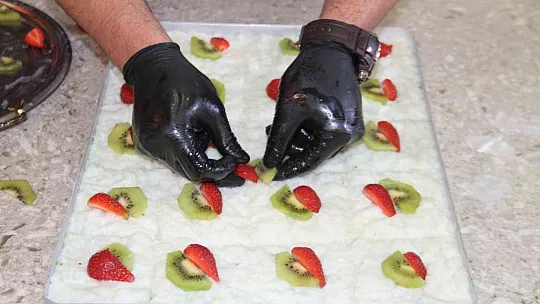 Ramazan ayının gülü tezgahlardaki yerini aldı