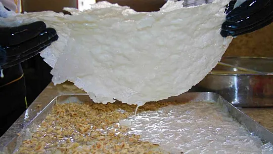 Ramazan ayının gülü tezgahlardaki yerini aldı