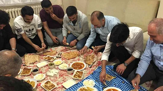 Rektör Göktaş, öğrencilerin davetini geri çevirmedi