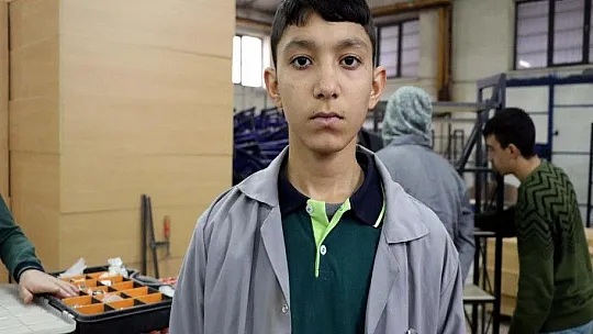 Öğretmen ve öğrenciler kütüphanesi olmayan okullar için seferber oldu