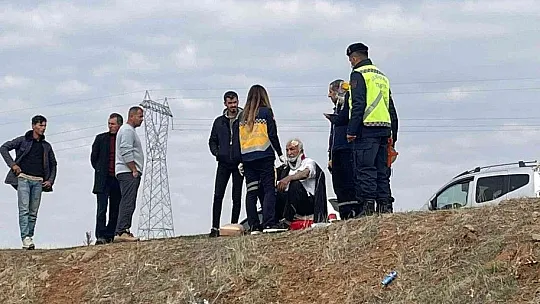 Şarampole yuvarlanan otomobil hurdaya döndü