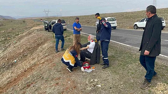 Şarampole yuvarlanan otomobil hurdaya döndü