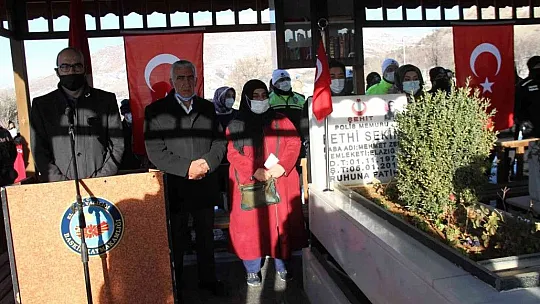 Şehit polis Fethi Sekin, vefatının 5. yılında kabri başında anıldı