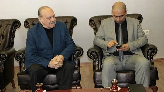 7 yıldır dağda yaptığı taştan barınakta kalıyor