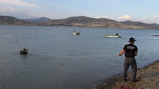 Serinlemek için suya girdi, cansız bedeni çıktı