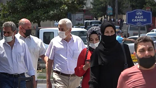 Sıcaktan korunmak isteyen vatandaştan ilginç yöntem