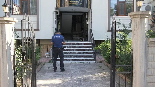 Kazara kendini vuran doktor ağır yaralandı