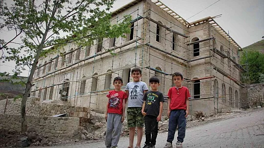 Tarihi Maden Hükümet Konağının restorasyon çalışmaları devam ediyor