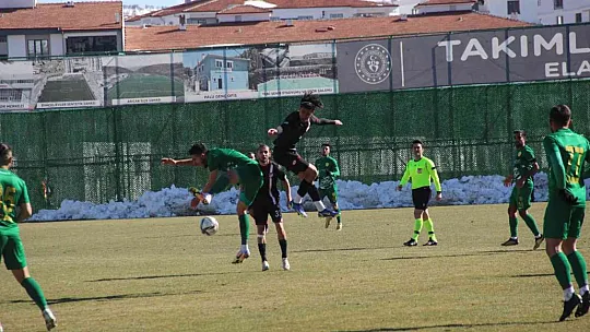 Elazığspor, sahasında Osmaniyespor'la 0-0 berabere kaldı
