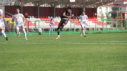 Gakgo, sahasında Artvin Hopaspor'la 2-2 berabere kaldı