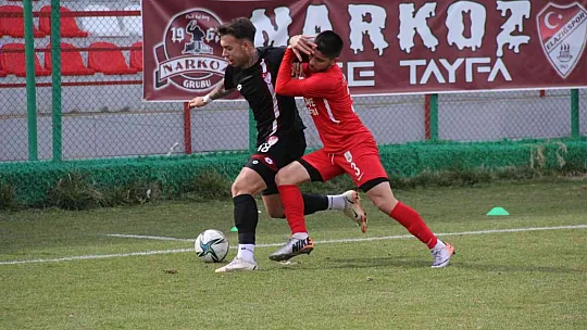 Gakgo sonunda şeytanın bacağını kırdı!