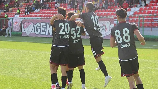 Elazığspor evinde karşılaştığı Çatalcaspor'u 4-3 mağlup etti