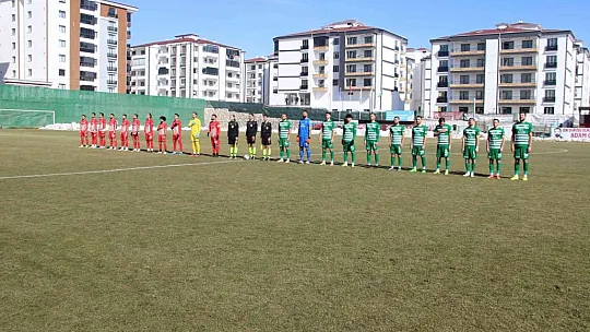 Elazığ Karakoçan FK sahasında Iğdır FK'ya 2-1 yenildi