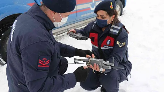 Jandarma ekipleri hastaya ilacını drone ile ulaştırdı