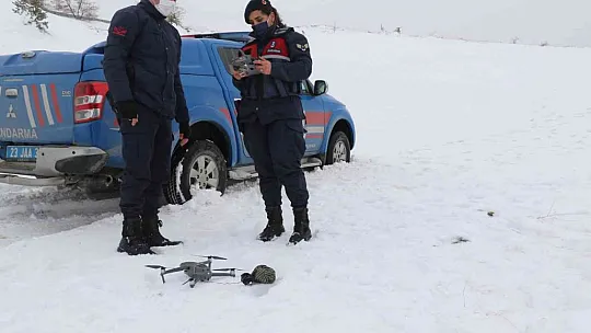 Jandarma ekipleri hastaya ilacını drone ile ulaştırdı