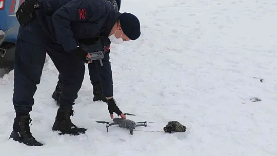 Jandarma ekipleri hastaya ilacını drone ile ulaştırdı