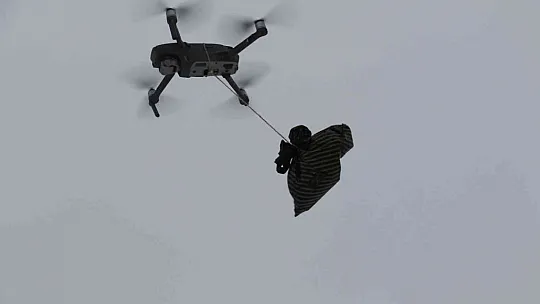 Jandarma ekipleri hastaya ilacını drone ile ulaştırdı