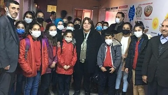 Türk Kadınlar Konseyi Derneği'nden Elazığ'a kütüphane desteği