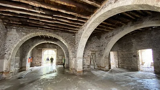 Tarihi Maden Hükümet Konağı restorasyon çalışmaları sürüyor