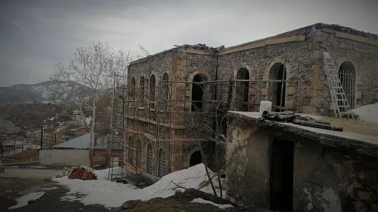 Tarihi Maden Hükümet Konağı restorasyon çalışmaları sürüyor