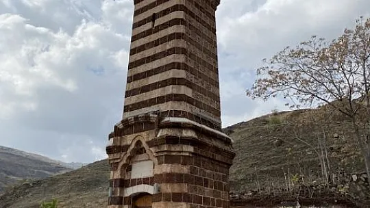 Tarihi Maden Hükümet Konağı restorasyon çalışmaları sürüyor