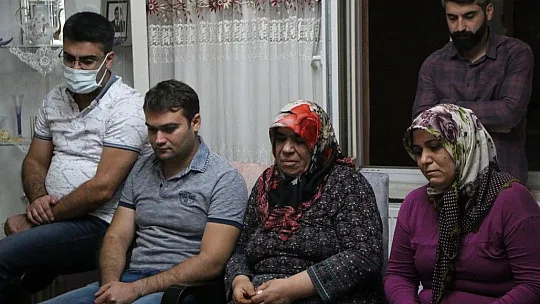 Elazığlı pilotun babaevine Türk bayrağı asıldı