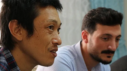 Bülent Serttaş, Elazığlı ailenin evinde misafir edilen Japon Turisti ziyaret etti