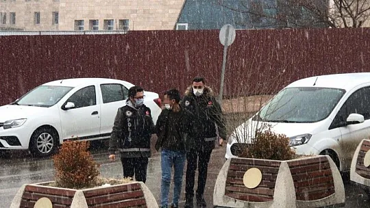 Üzerinden uyuşturucu madde çıkan şüpheli gözaltına alındı