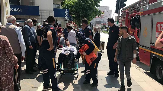Kendini yakmaya kalkışan şahsı polis ve itfaiye ekipleri ikna etti