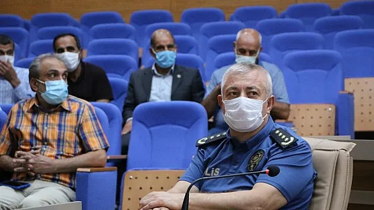 Vali Yırık: Aşı olma mevzusu bir vebal işidir