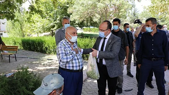 Vali Yırık'tan vatandaşlara anlamlı jest