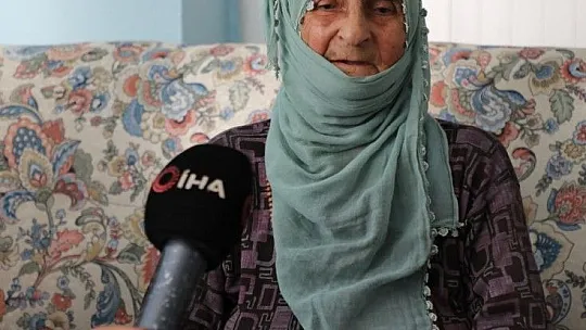 Vali Yırık, Zafer Bayramı'nda 99 yaşındaki Pembe nineyi ziyaret etti