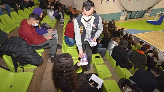 Elazığ Polisi, siber suçlara karşı bilgilendiriyor