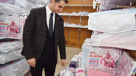 Kaymakam Güder, Varto'da da yüzleri güldürüyor