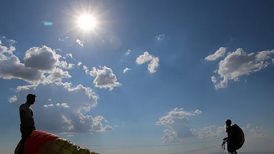 Yamaç paraşütçülerinin gözde mekanı Hazarbaba Dağı