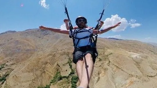 Yamaç paraşütçülerinin gözde mekanı Hazarbaba Dağı