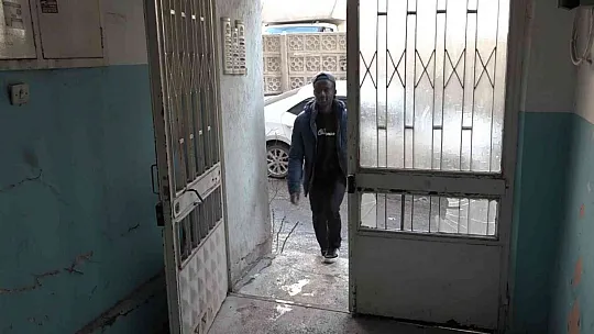 Ülkelerine gidemeyen Afrikalı öğrenci, yetkililerden destek istedi