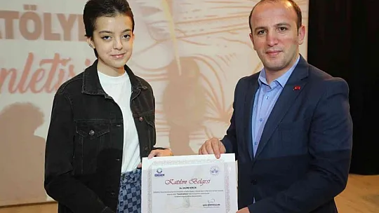 Yazarlık Atölyesi şairleri şiirlerini seslendirdi