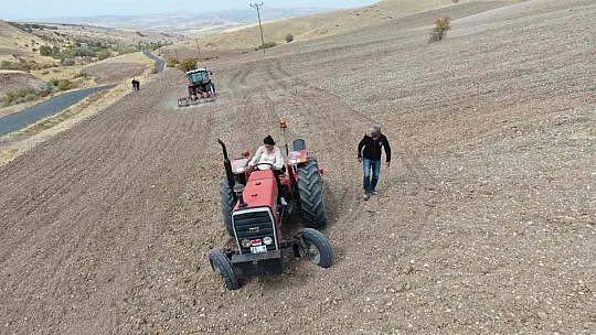Yıllarca kaldığı Fransa'da en iyi fakültede doktora yaptı, köyüne dönüp tarıma başladı