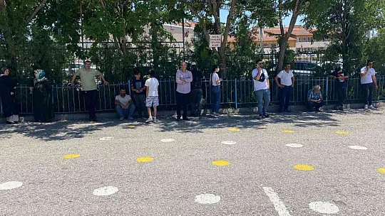 YKS'nin ilk oturumu tamamlandı